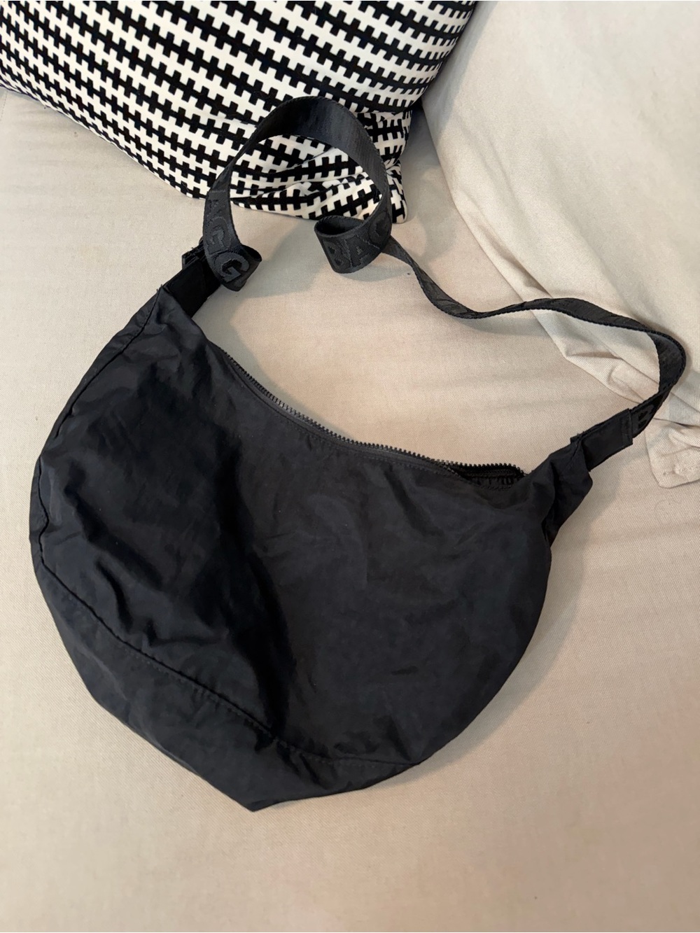 Baggu black OG crescent bag - medium